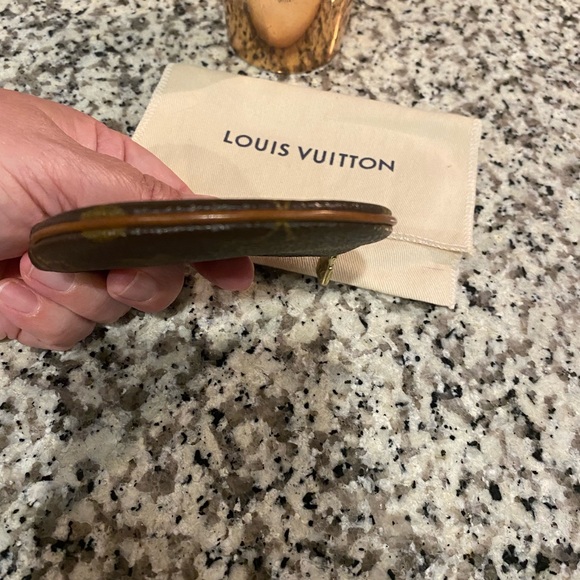 🎈SOLD🎈Louis Vuitton Round coin pouch - Picture 3 of 8